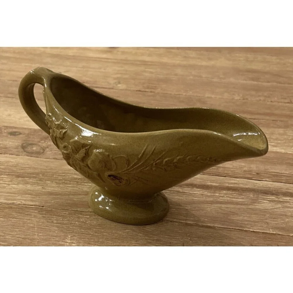SUR LA TABLE Gravy Sauce Boat Harvest Golden Brown Wheat Acorn